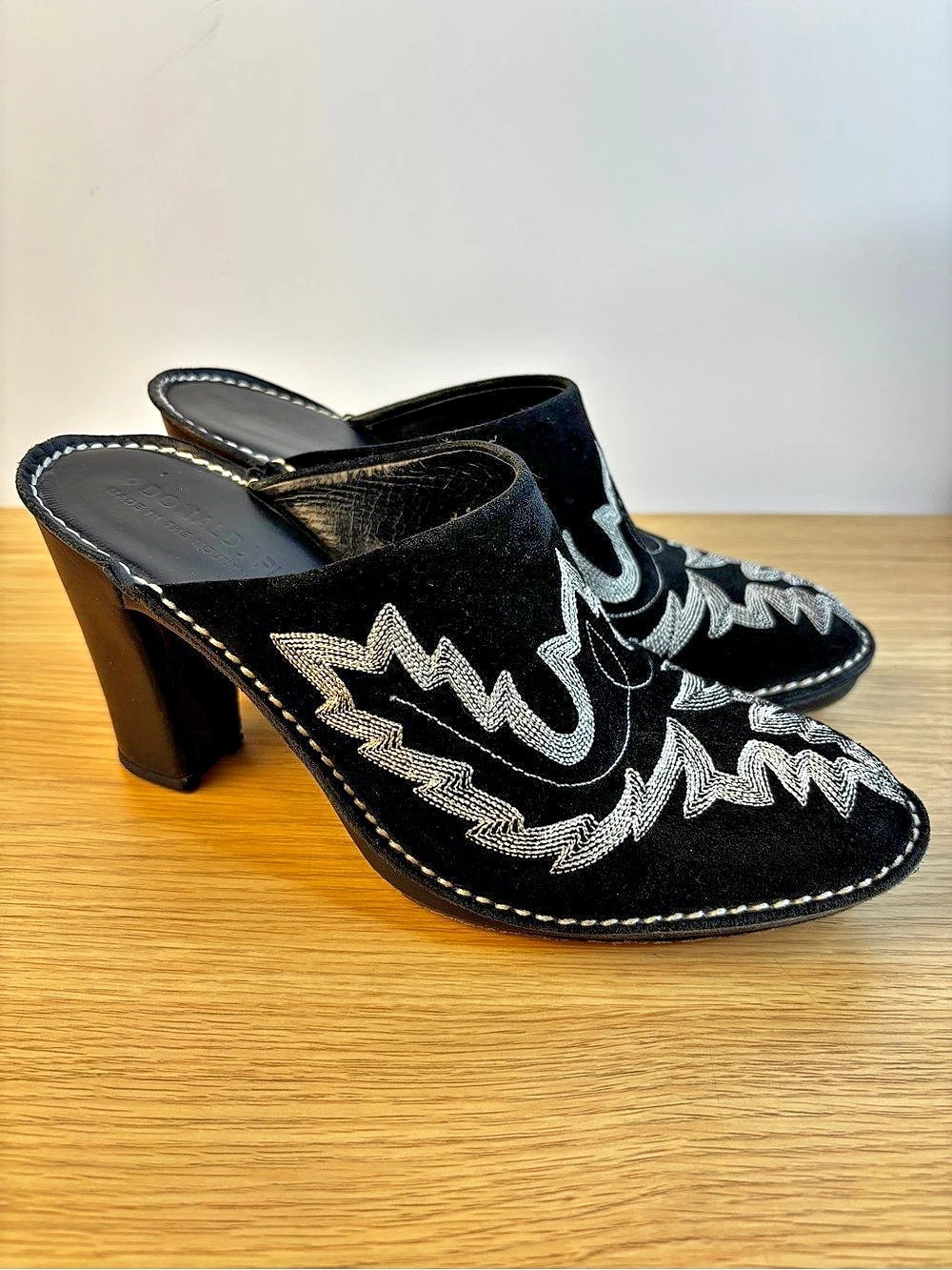 Donald J Pliner Bozza Embroidered Black & Silver Mules US 8 M